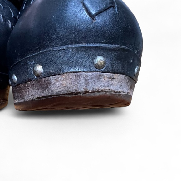 ⭐️ UGG Vivica Black Leather Mule Clogs Sherpa Lined Women Size 8 - Picture 8 of 9